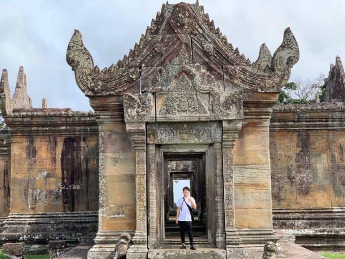 Private Preah Vihea and 2 Temples Guided Tour - Contentious Ownership History