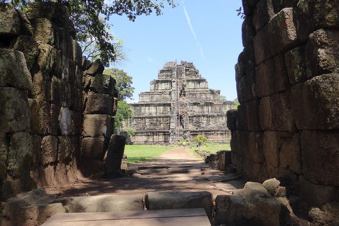 Private Preah Vihear and 2 Temples Guided Tour - Explore Preah Vihear