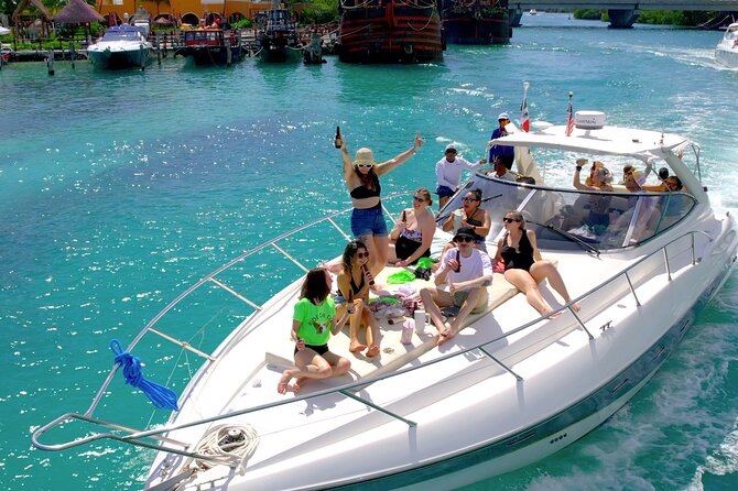 Private Premium Yacht 46FT Rental in Cancún - Costs and Additional Fees