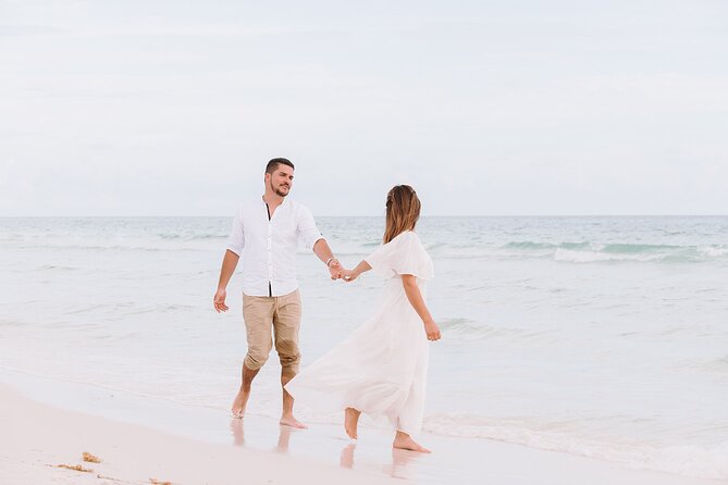 Private Professional Holiday Photoshoot in Destin - Flexible Meeting Arrangements