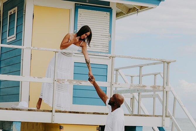 Private Professional Holiday Photoshoot in Miami Beach - What to Expect During the Shoot