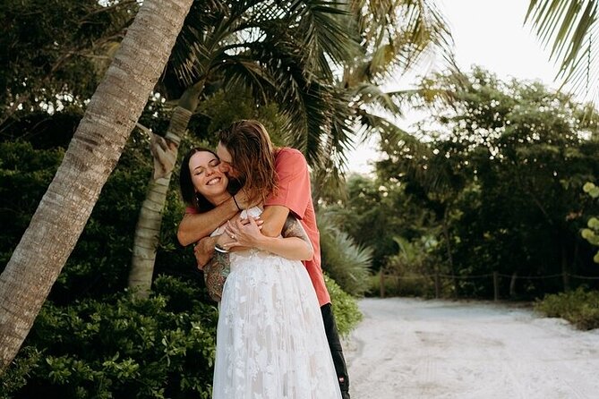 Private Professional Vacation Photoshoot in Oahu - Capturing Your Vacation Memories
