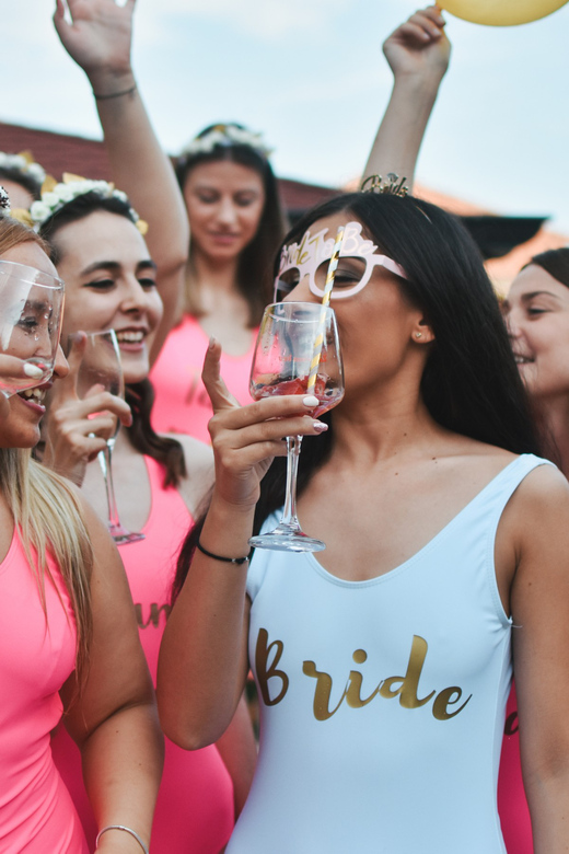Private Pub / Bar Crawl Group Size 6-15 People - Experience Highlights