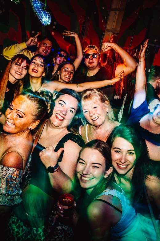 Private Pub Crawl Madrid With VIP Entry - Inclusions