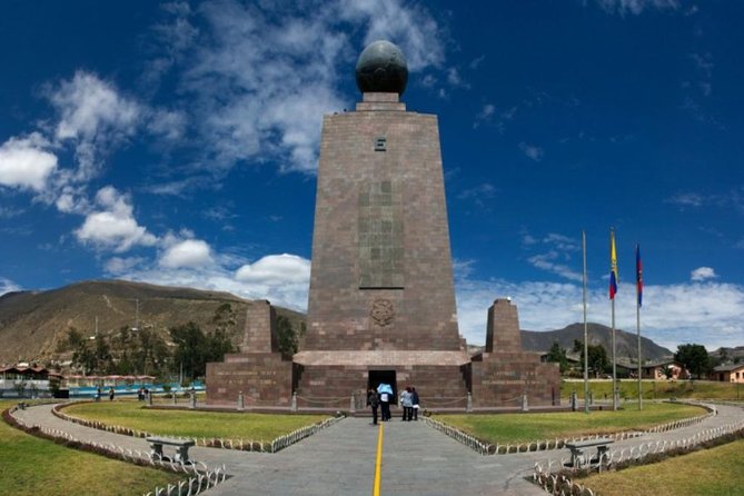Private Quito City Tour and Middle of the World Full Day - Exploring Quitos Historic Center