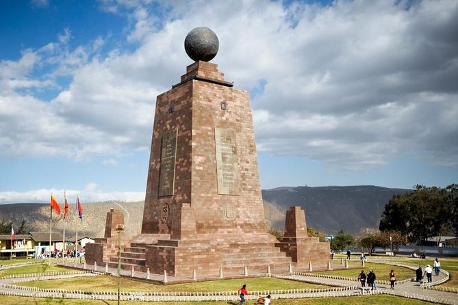 Private Quito City Tour and Middle of the World Full Day - Tour Itinerary