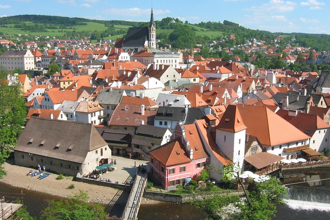 Private Return Day Trip From Linz to Cesky Krumlov With Guided Tour - Discovering the UNESCO-Listed Cesky Krumlov