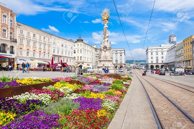Private Return Day Trip From Linz to Cesky Krumlov With Guided Tour - Historic Center and Castle of Cesky Krumlov