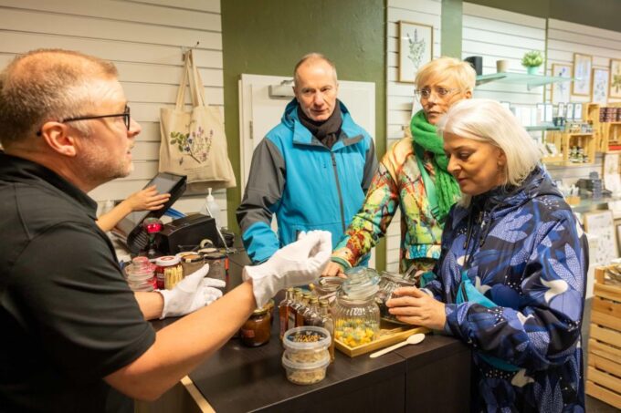 Private Reykjavik Shopping & Sightseeing Walking Tour - Reserve Now & Pay Later