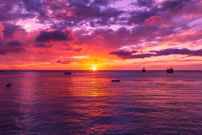 Private & Romantic Sunset Cruise Under Sails - Inclusions and Amenities