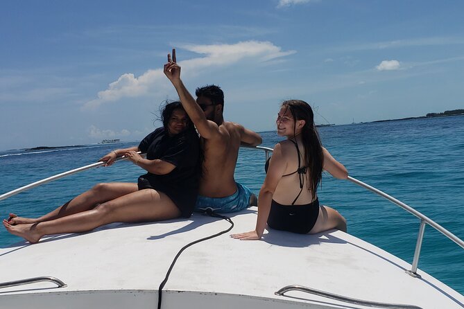Private Rose Island Tour Snorkeling Fishing Swimming With Pigs - Relaxation on Rose Island