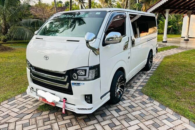 Private Round Tour in Sri Lanka with Vehicle - Key Points