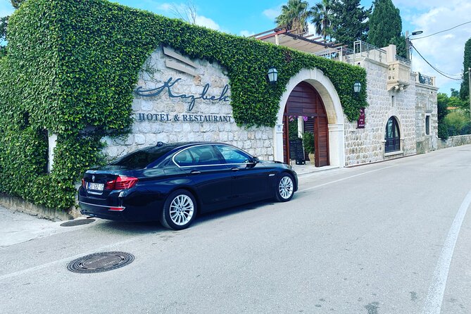 Private Round-Trip Airport Transfer in Dubrovnik - Vehicle and Capacity