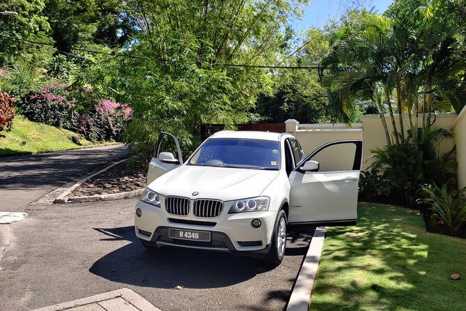 Private Round Trip Airport (UVF) Transfer: Luxury SUV - Amenities and Experience