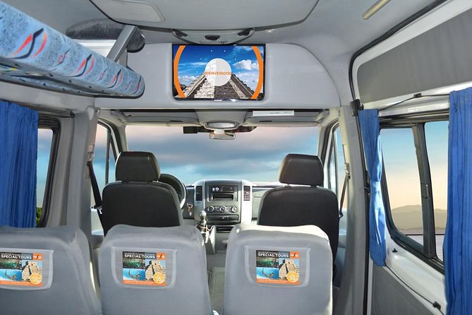 Private Round-Trip Transfer: Santiago International Airport (5 - 7) - Customer Feedback Highlights