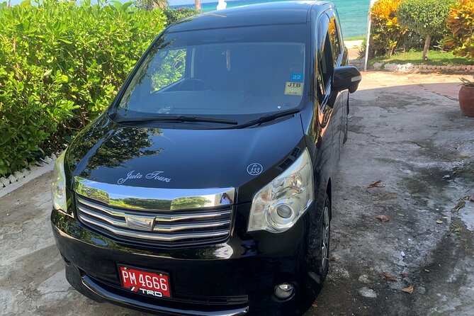 Private Roundtrip Airport Transfer Negril Hotels - Included Amenities