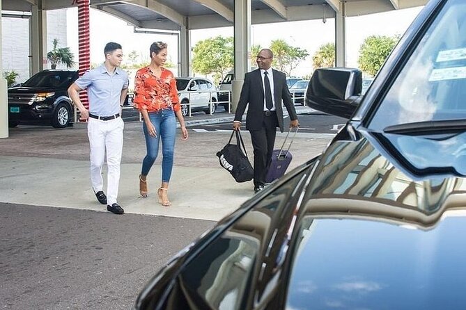 Private Roundtrip Luxury SUV Transfer to Palm Cay - Meeting and Pickup Details