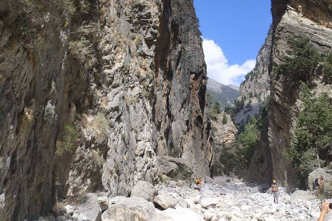 Private Roundtrip Transfer From Chania to Samaria Gorge Park - Communication With Provider