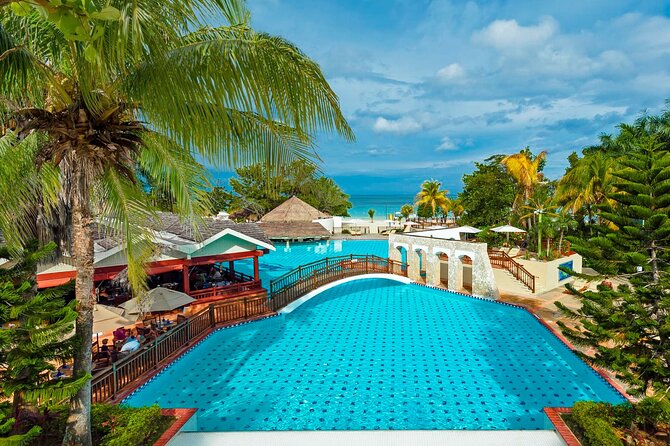 Private Roundtrip Transfers From Montego Bay Airport to Royalton Hideaway - Arrival Assistance