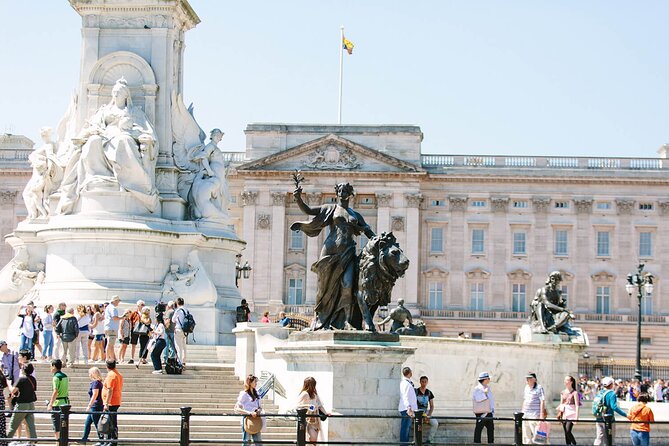Private Royal Scandals London Bike Tour - Meeting Point and Start Time