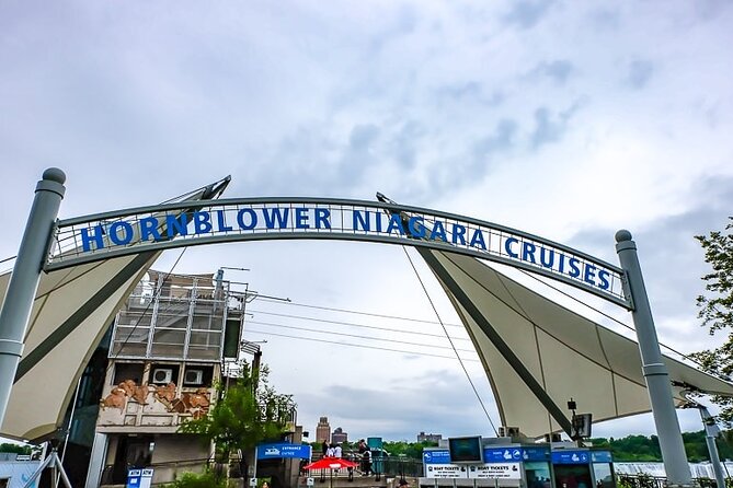 Private-Safe Transfer From Niagara Falls, Canada to Buffalo Intl, Airport (Buf) - Vehicle and Amenities Provided