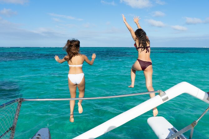 Private Sailing Boat Snorkeling at Punta Cana - Onboard Amenities and Entertainment