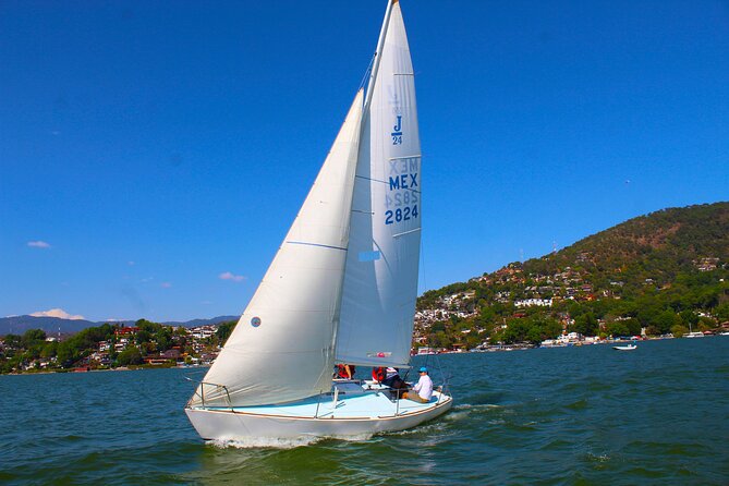 Private Sailing Tour in Valle De Bravo - Safety and Equipment
