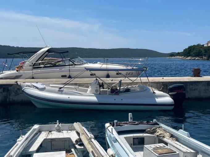 Private Sakarun Beach Speedboat Tour Zadar - Discovering Golubinka Cave