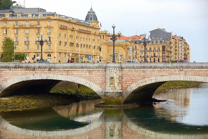 Private San Sebastian City Walking Tour - Discovering Local Cuisine