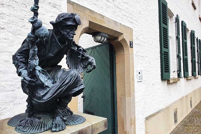 Private Scavenger Hunt in Kaiserswerth, Düsseldorf - Tour Features