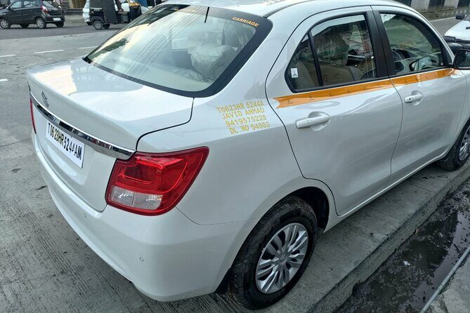 Private Sedan Cab to and from Srinagar Airport and Dal Lake - Who Will Benefit Most?