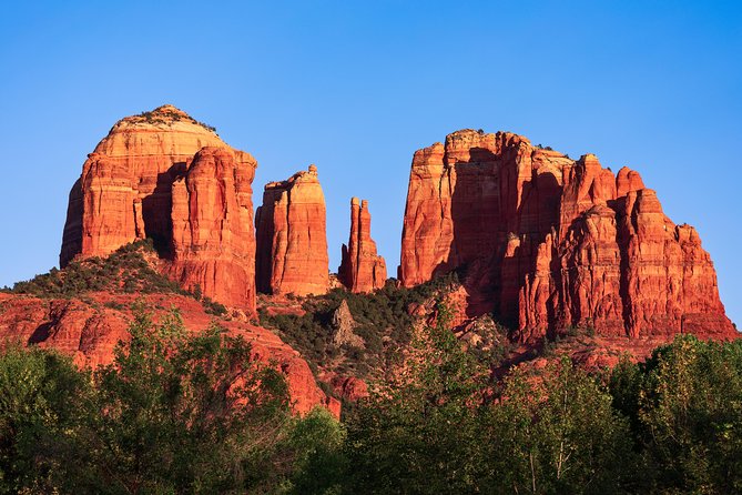Private Sedona Scenic Full-Day in Luxury Car Tour - Tour Experience and Accessibility