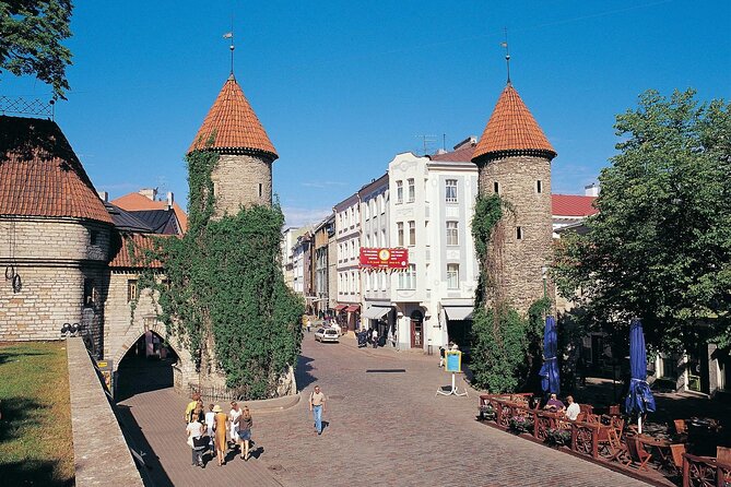 Private Self-Guided Audio Walking Tour in Tallinn Old Town - Navigating the Audio Tour