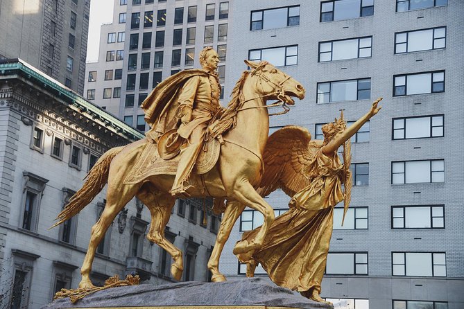 Private Sex and the City Tour in New York With Movie Scenes From Famous TV Show - Exploring Character-Favorite Spots