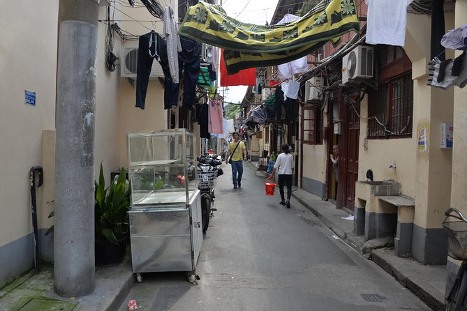 Private Shanghai City Highlight and Hidden Gems With Culinary Experience - Culinary Delight