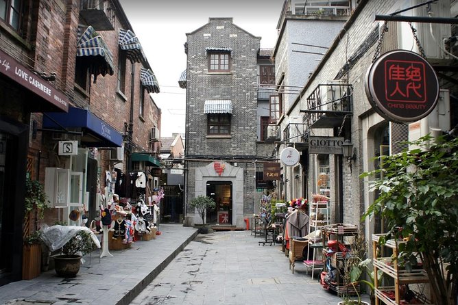 Private Shanghai Highlight Architecture Tour With Chinese Lunch - Accessibility