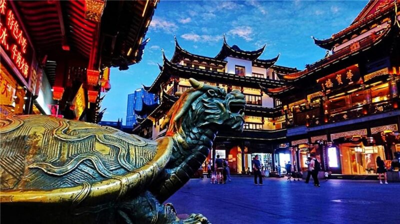 Private Shanghai Street Food Tasting and Old Town Walking - Food Tasting Experience