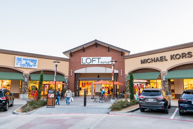 Private Shopping Tour From Dallas Hotels to Allen Premium Outlets - Key Points