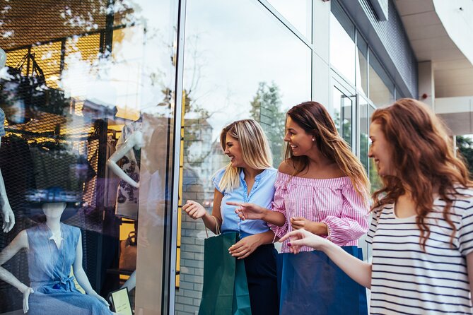Private Shopping Tour From Gothenburg to Hede Fashion Outlet - Dining Options