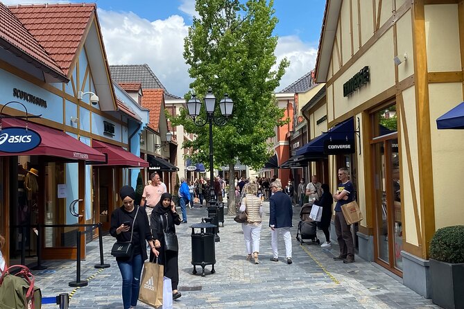 Private Shopping Tour From Hamburg to Designer Outlet Neumünster - Tour Accessibility