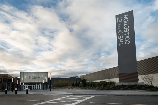 Private Shopping Tour From Seattle Hotels to the Outlet Seattle - Key Points