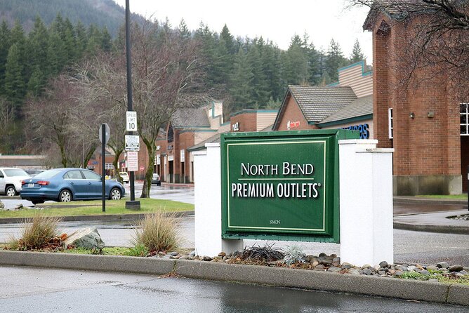 Private Shopping Tour From Seattle to North Bend Premium Outlets - Transportation Details