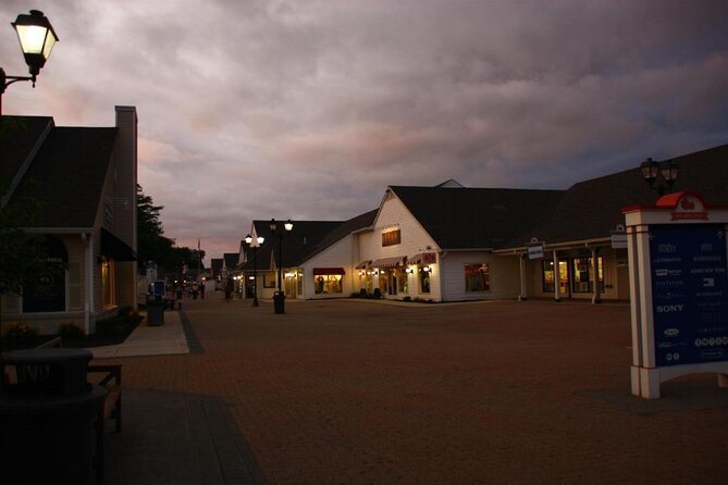 Private Shopping Tour to Woodbury Common Premium Outlets - Key Points