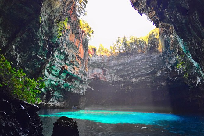 Private Shorex: Melissani,Drogarati, Myrtos & Wine Tasting - Visiting Drogarati Cave