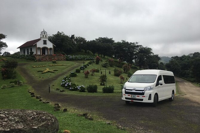 Private Shuttle From San Jose Airport to Arenal / La Fortuna Area - Key Points