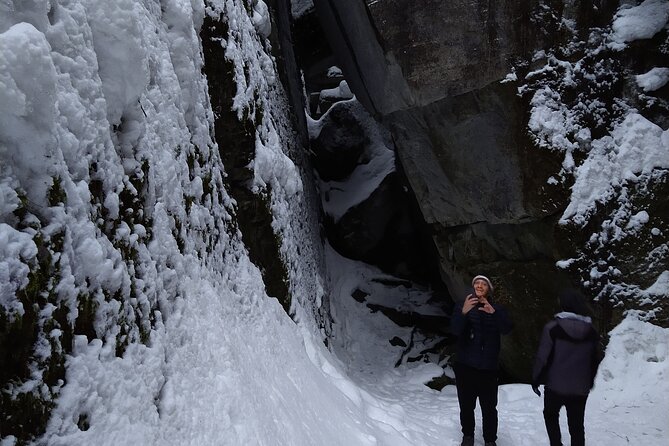 Private Singhampton Caves Snowshoe, Collingwood/Blue Mountain - Importance of Physical Fitness
