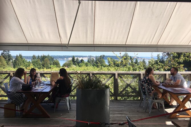 Private Small Group Local Wine and Cider Tasting, Central Saanich - Included in the Tour