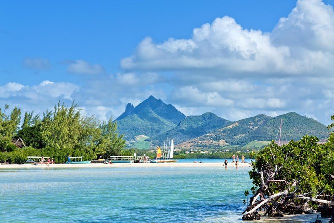 Private Speed Boat to Ile Aux Cerfs Full-Day Incl: Lunch & Transfer - Key Points