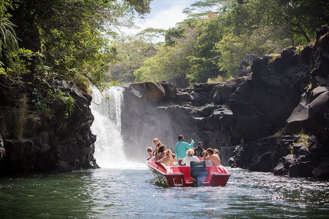 Private Speed Boat to Ile Aux Cerfs Full-Day Incl: Lunch & Transfer - Tour Operator and Rating