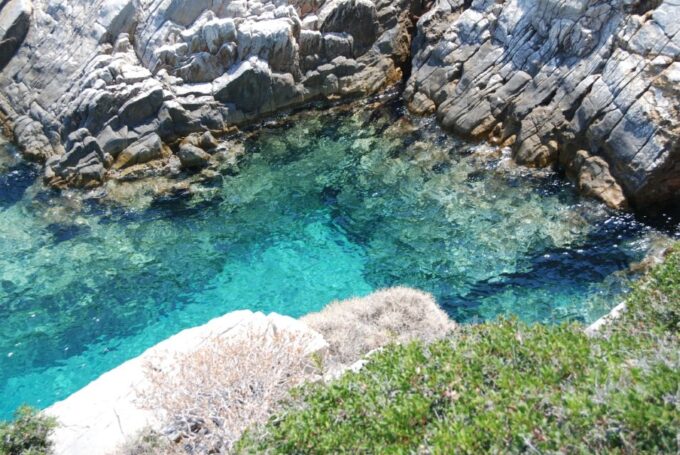 Private Speedboat Cruise to the South Coast of Sifnos Island - Discovering the Historic Kastro
